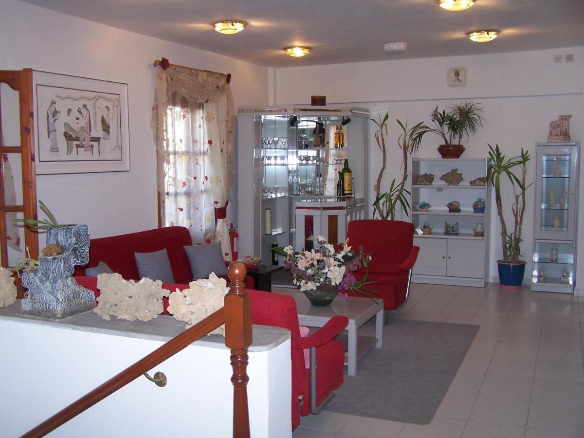Sea Stone Apartments 卡尔帕索斯 外观 照片